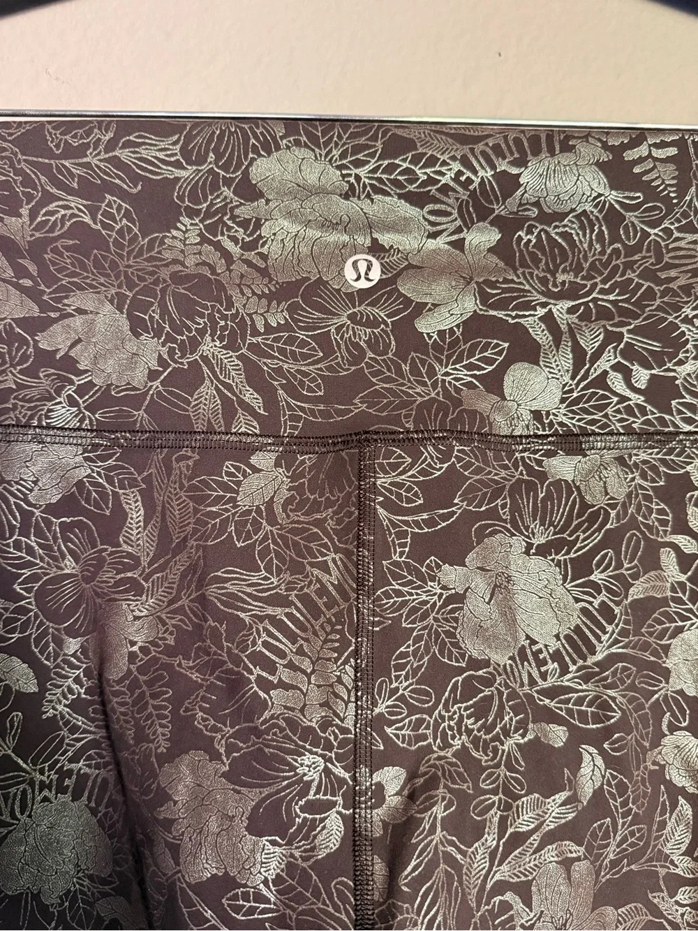 lululemon athletica wunder train rare floral logo design size 14🥀🥀🥀